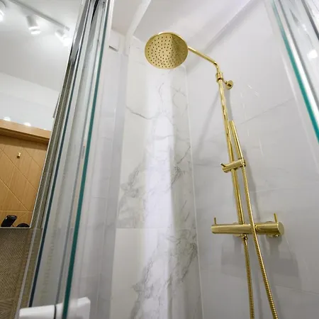 Pink Flower By Oneapartments Lägenhet